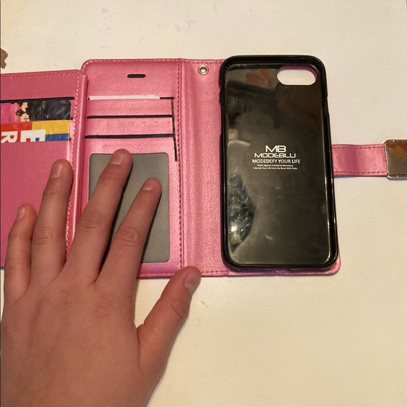 iPhone Se case! - Picture 3 of 4